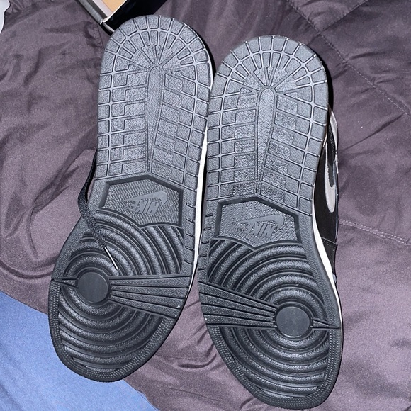 COPY - 2018 Jordan OG shadow 1 - Picture 2 of 4